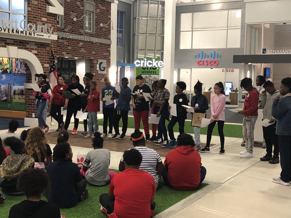 ConyersMiddle's tweet photo. The Quality Business Award of the day for our trip to Junior Achievement Biz Town goes to Waffle House! Volunteers & students received certificates for their hard work and dedication to the success of their business!🍎📚#GreatDayOfLearning @RockdaleSchools @WaffleHouse @jageorgia https://t.co/5YveR2V6tH
