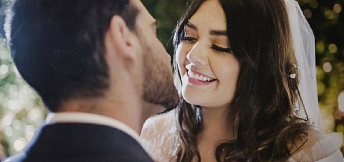 CARASmexico's tweet photo. Revelan fotos de la boda secreta de Yuridia https://t.co/xbGxggzK47 https://t.co/51BPKWje9O