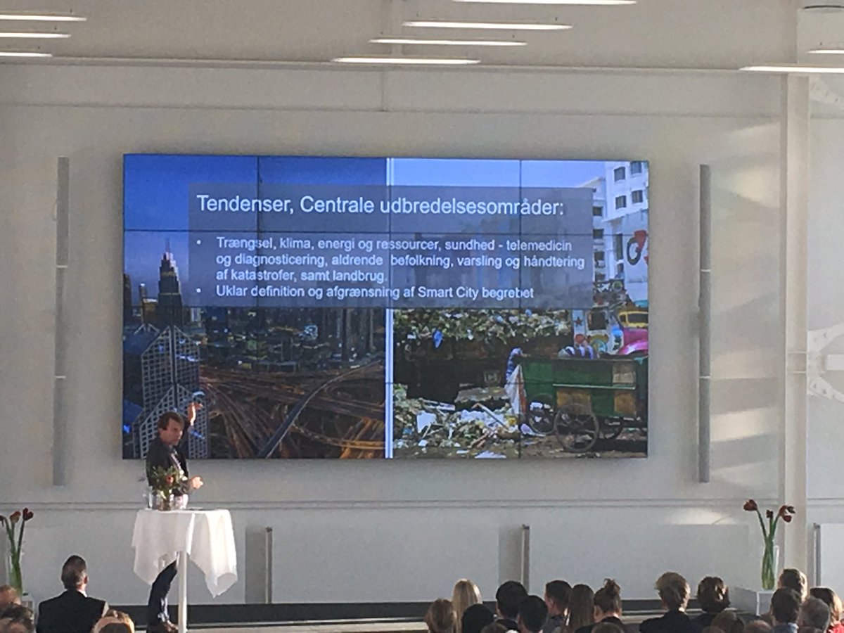 Great pleasure to give a keynote on global trends in #IoT- data and Smart Cities based on my fellowship in #C4IR at #gate21 #smartcity2019 moderate by @christianevejlo. @LiselotteLyngso had participants predict realization of smart cities and @brynskov introduced #livingineu