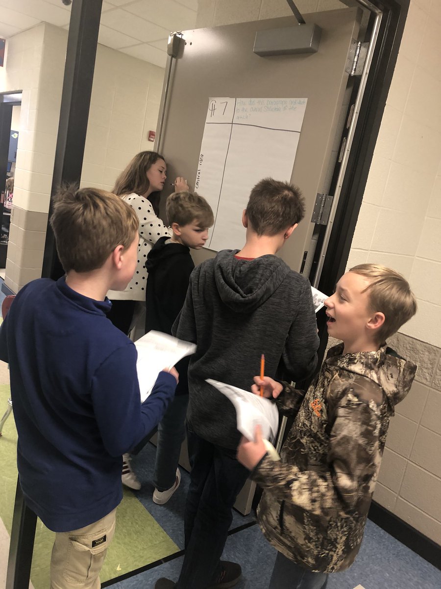 SassyVClass's tweet photo. Analyzing how text features contribute to the structure of a text 🤓#warriorwit #igniteexcellenceMCSS https://t.co/Dk7qUEpkQC