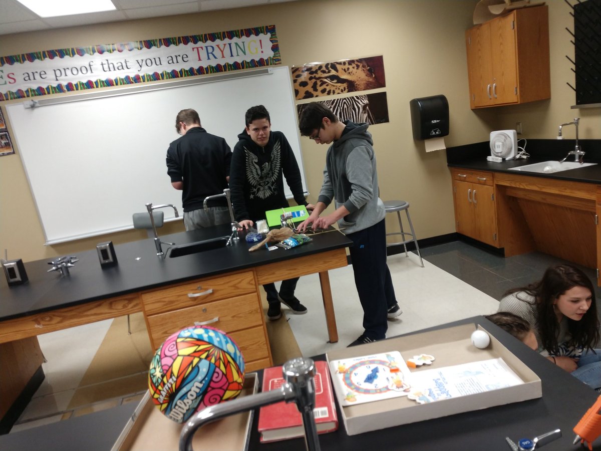 MrsBorrowman's tweet photo. Although it sounds and feels like chaos, I see learning in action! #RubeGoldberg #poptheballoon https://t.co/qTUHrCES6L