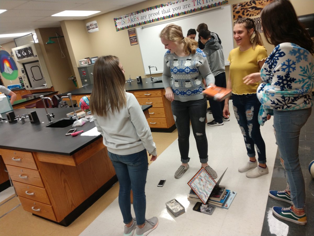 MrsBorrowman's tweet photo. Although it sounds and feels like chaos, I see learning in action! #RubeGoldberg #poptheballoon https://t.co/qTUHrCES6L
