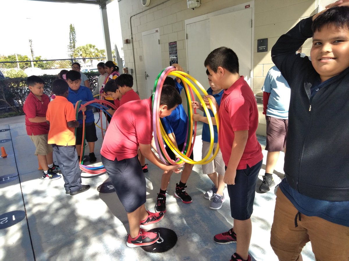 gte_pe's tweet photo. GTE Students having a blast preparing for our fun filled FIELD DAY 
December 20th, 2019 
@GTEtoucans https://t.co/WAARMOkWPX