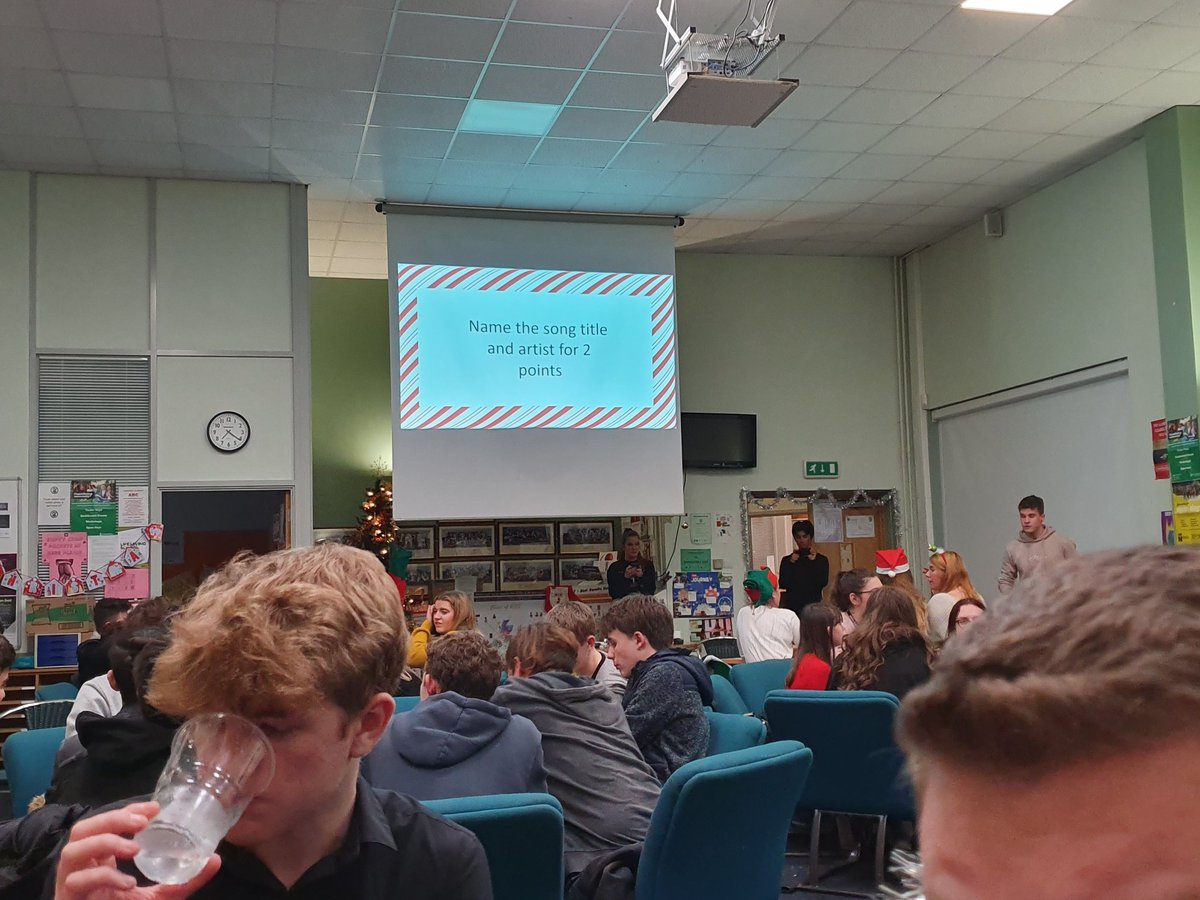 12Billericay's tweet photo. Christmas quiz in full swing! https://t.co/sGCsEuzCHE