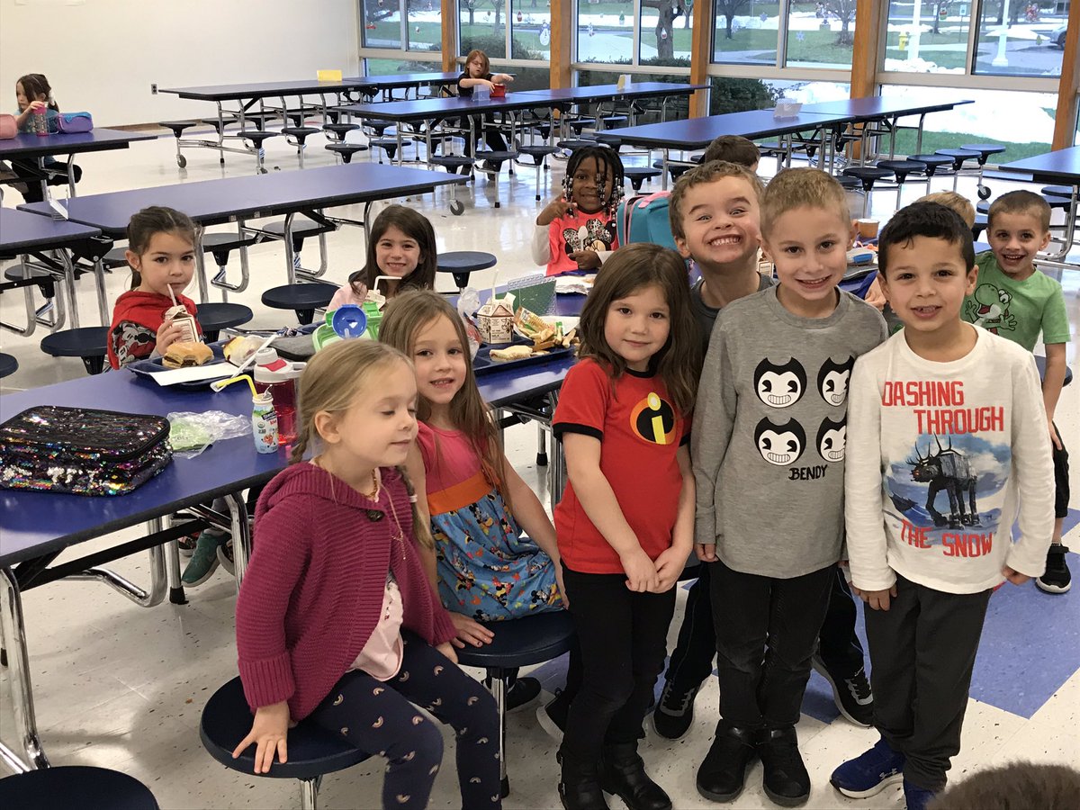 StonehedgeWG's tweet photo. Character shirt day! Tomorrow is Wacky Wednesday #spiritweekrocks @stonehedgeblue @WestGeneseeCSD https://t.co/hiLr0EwQ9E