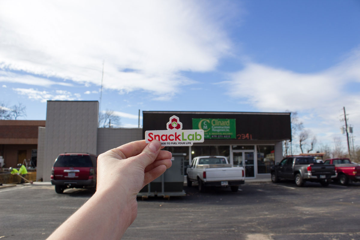 A grocery store-restaurant hybrid focused on healthy meals and snacks is planning to expand to Fayetteville soon. fayettevilleflyer.com/2019/12/10/sna…