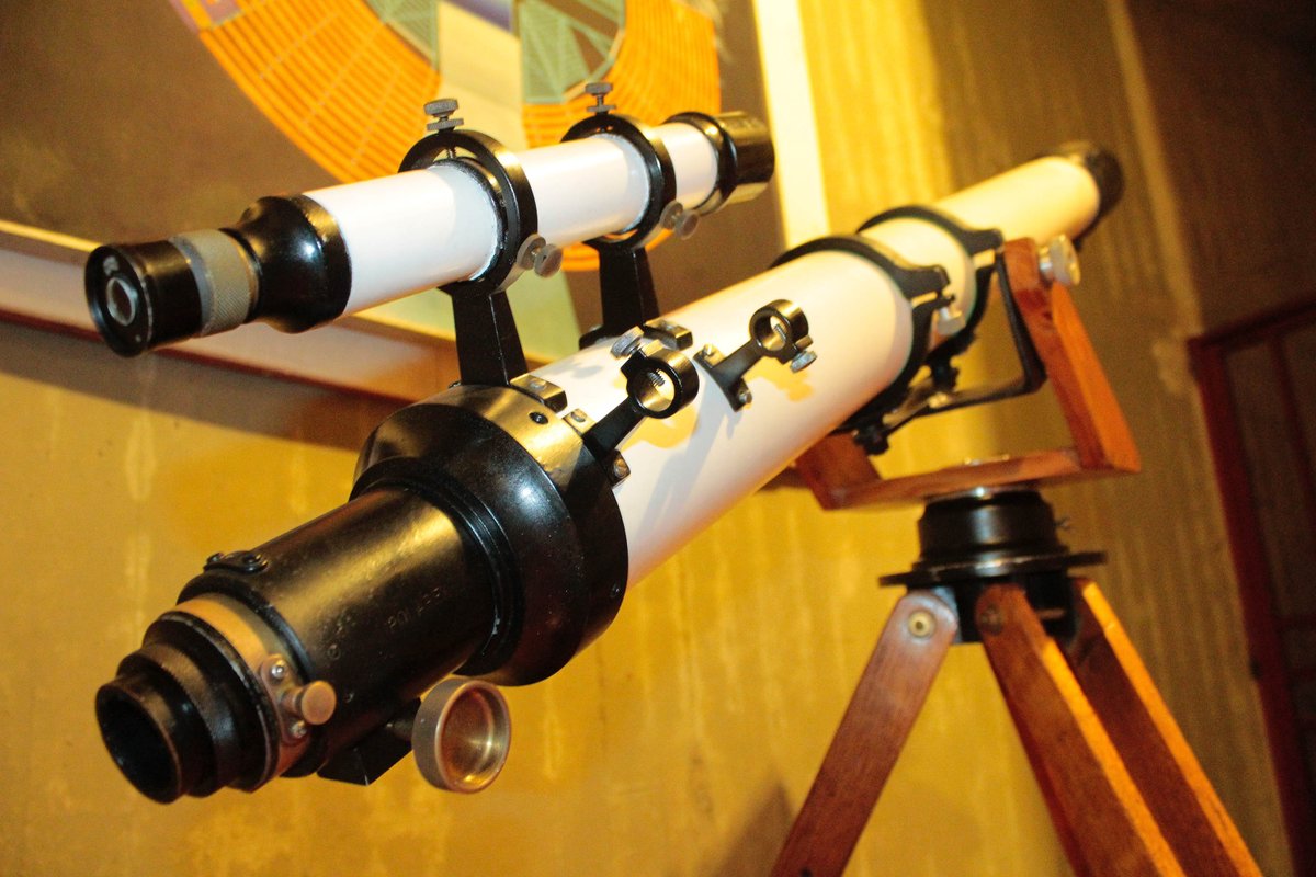 Gabrielasjr's tweet photo. Chávez nos enseñó a mirar más allá, más lejos, a traspasar el horizonte, a pensar una ciencia para descolonizar el mundo y reencantar la vida.

Hoy, nuestro Centro de Astronomía cumple 44 años.
¡Felicito a su personal, estudioso del cosmos y las estrellas, más allá del horizonte! https://t.co/fgV7a9tKzk