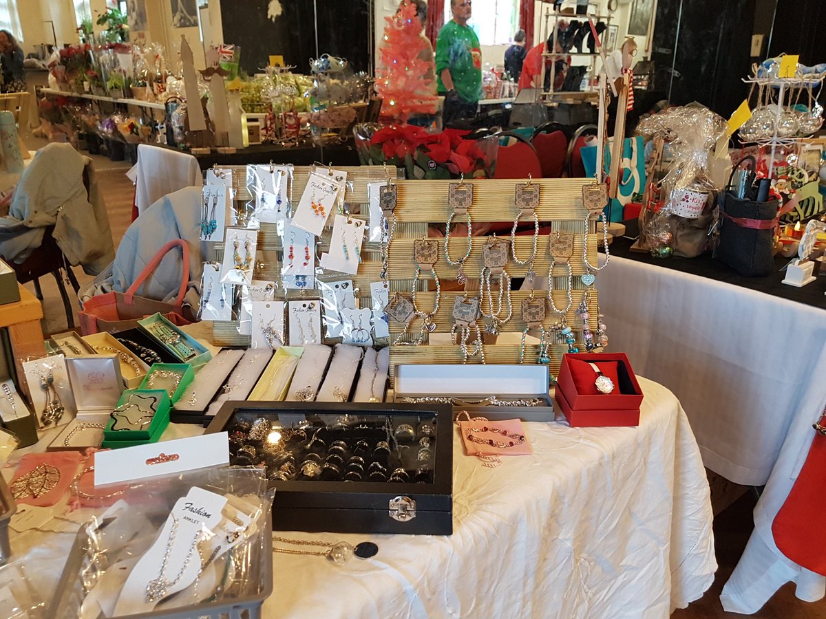 Maria37791765's tweet photo. Mum's Mart Christmas fair x @Maria37791765 @SharonD16359115 @united_estates1 https://t.co/3laoU8mPnk