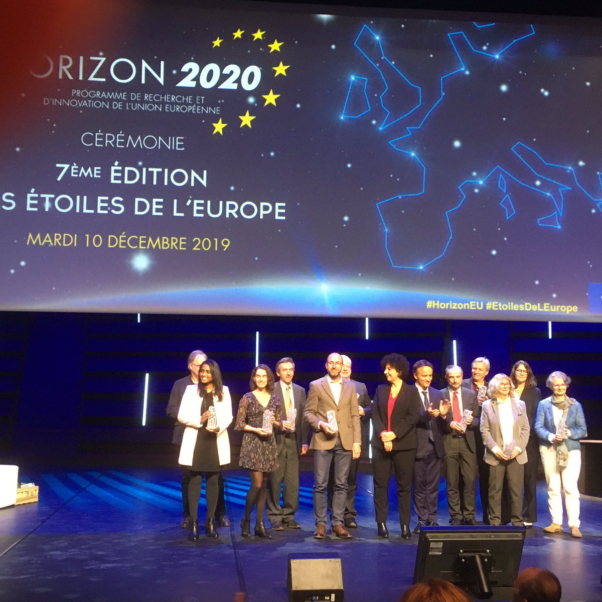 Sabrina Andiapanne, coordinatrice du projet européen I3DS -des capteurs intelligents pour les futures missions spatiales robotiques - reçoit le prix spécial du jury #EtoilesDeLEurope2019