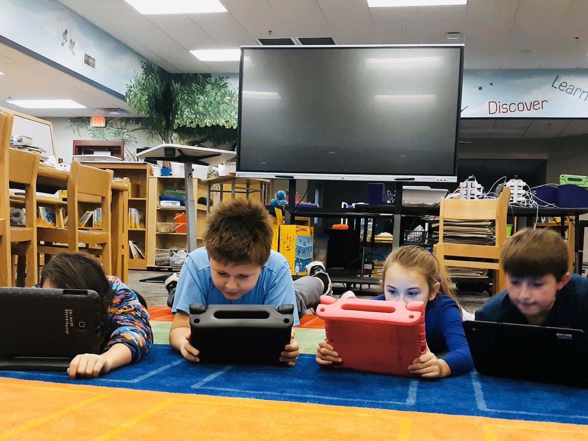 KCS_JeffLibrary's tweet image. #googlesantatracker coding activities and #HourOfCode fun on this #TerrificTuesday My sweet friends concentrating on their fun!
