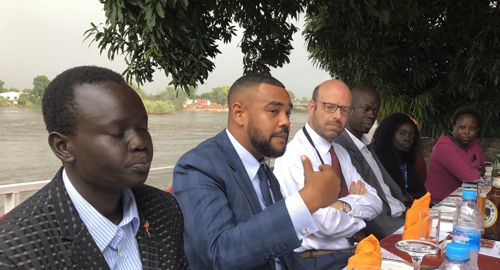 Young entrepreneurs in #Juba, #SouthSudan, ‘by nature’ they say. They were educated in UK, Uganda and Kenia. They see opportunities such as not having competition. They see less the constraints, but access to finance is a problem. With deputy Dutch ambassador Michel Deelen.