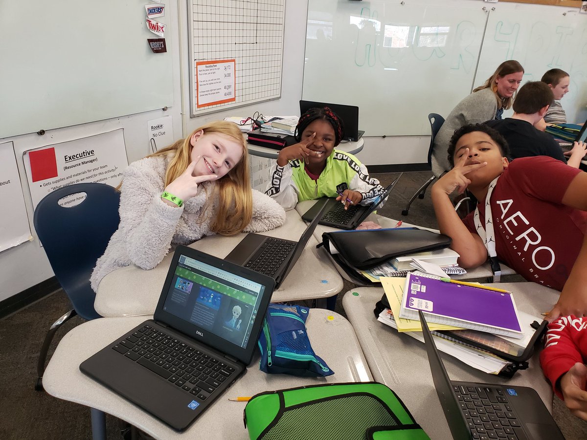 tinakoch815's tweet photo. Thank you Tosa East and Tosa West students for leading Hour of Code at our middle schools today! #tosacodes #tosaproud @TosaLongfellow @WhitmanTosa https://t.co/OcLY62ehkh