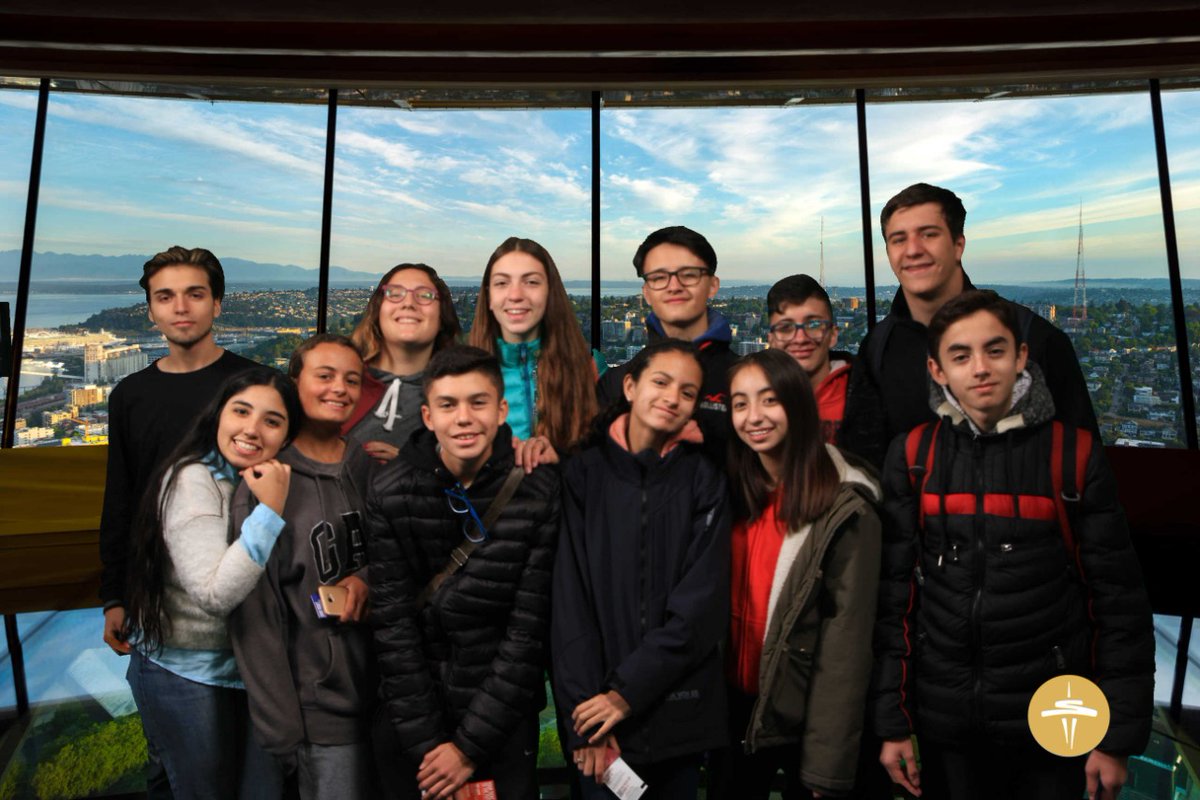 ULPSanLuis's tweet photo. Los Mega Programadores en la #SpaceNeedle de Seattle: la torre es uno de los íconos más importantes de esa ciudad. 
.
#MegaProgramadores #SanLuis #ULP https://t.co/bDgQSNsw8e