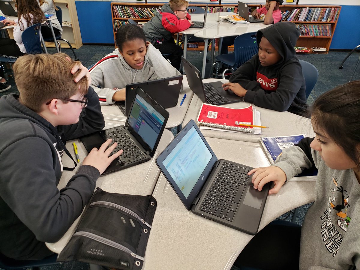 tinakoch815's tweet photo. Thank you Tosa East and Tosa West students for leading Hour of Code at our middle schools today! #tosacodes #tosaproud @TosaLongfellow @WhitmanTosa https://t.co/OcLY62ehkh