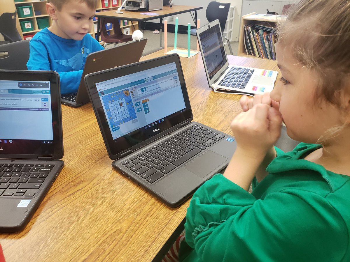 DicksonJ22's tweet image. Coding fun in second grade QUEST today!! @ATrimble03 @cox_comets #1LISD #LISDcodes