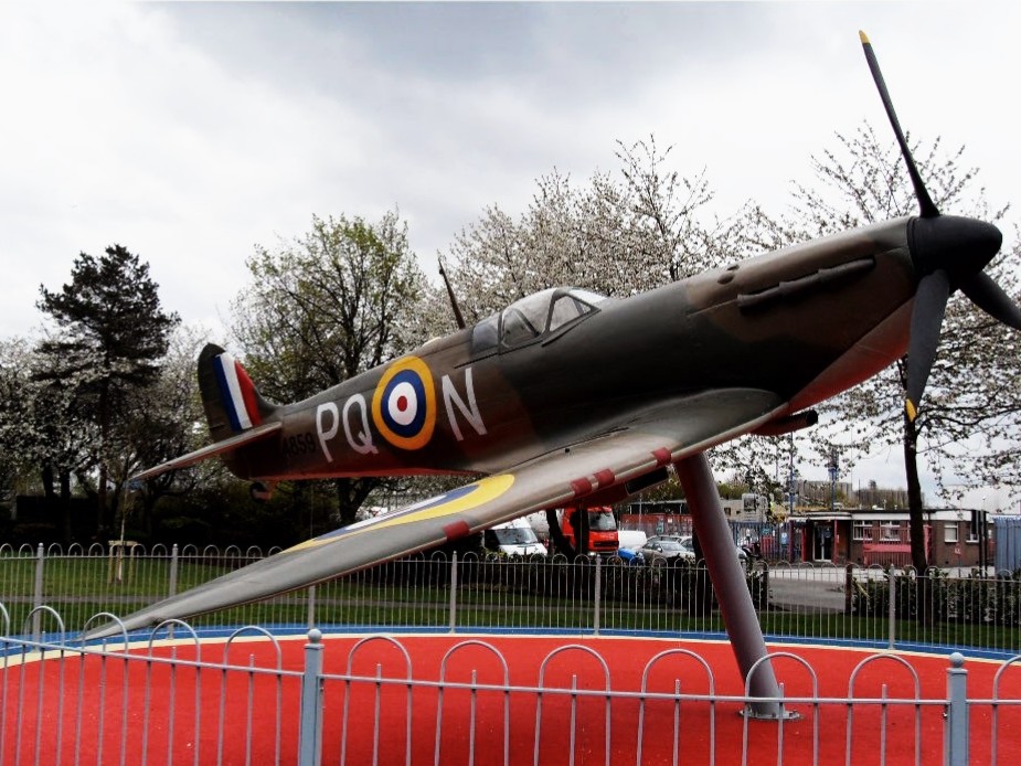 UrbanSpaceMan64's tweet photo. @JohnChinner Absolutely fantastic film. R.J. Mitchell design. It probably could glide like an eagle. This is our local (about 4 miles from here) tribute to the RAF in World War Two. #FirstOfTheFew https://t.co/dOF07UqRih