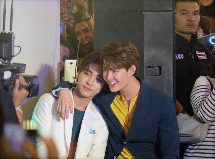 Nappesup_Niyo's tweet photo. They tell you in school that it’s the lungs that keep you breathing but it’s your heart.
Love you to the moon and back. 
TRIGON support perthsaint forever.🐯🐉
#สมกับเป็นเพิร์ธเซ้นต์ https://t.co/wYQqOMnaJb