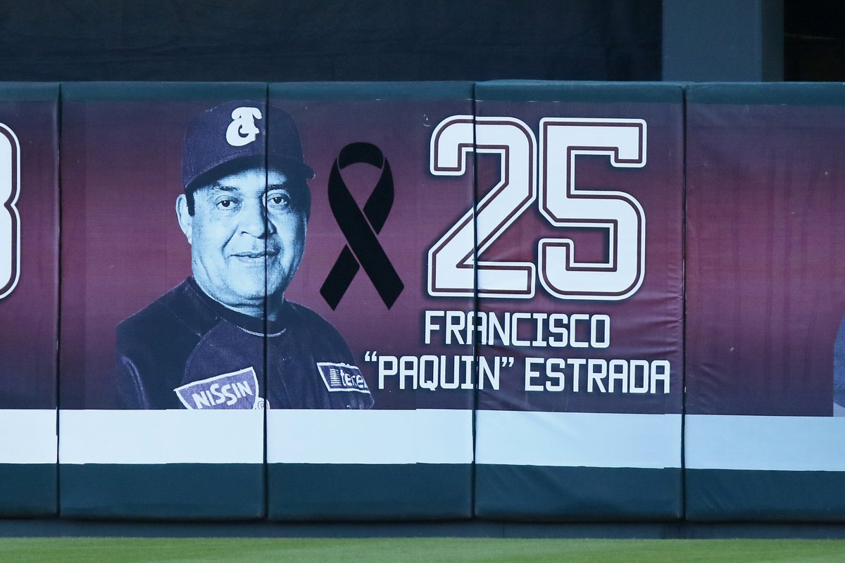 clubtomateros's tweet photo. #GraciasPaquín 🙏🏻 #UnGuindaSiempreEsGrande 🍅⚾️ https://t.co/CRcHNq4KEt