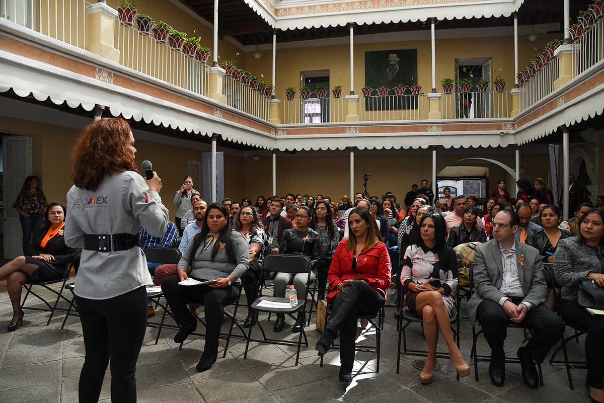 agua_edomex's tweet photo. 🔹 “Para erradicar la violencia contra la mujer 👩🏻 👩🏼‍🦱👩🏽‍🦰👩🏽está en romper los estereotipos de género”. #ModoNaranja 🧡 #PintaElMundoDeNaranja 

👉🏻 https://t.co/Tjg7nr9HZF https://t.co/Aqwjtocyvb