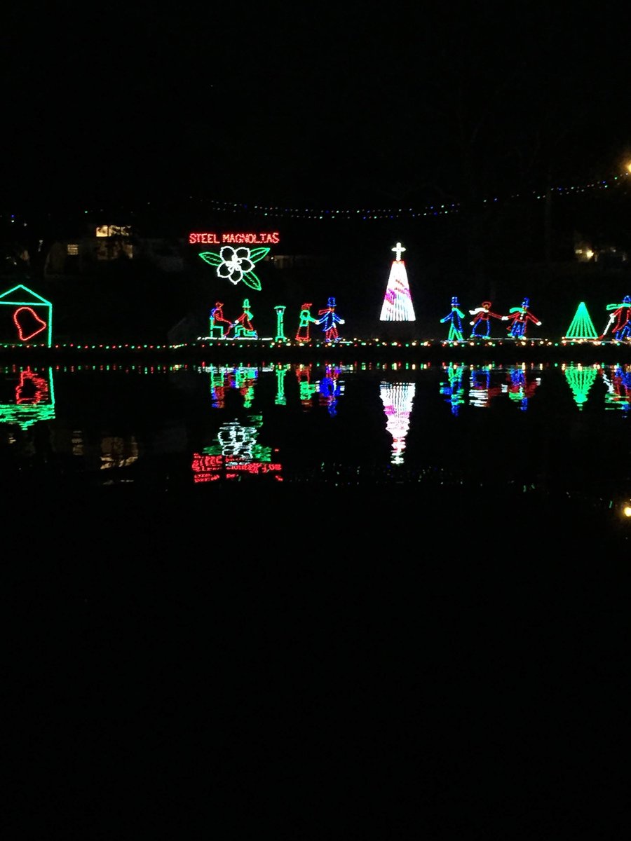 My favorite holiday tradition is going to the Christmas Festival in Natchitoches, Louisiana with my family!!  
#jeschat
#12DaysTwitter