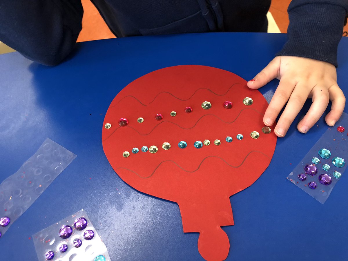 MsMaltez's tweet photo. 'Tis the season to be... PATTERNING🎄✨! The kinders were able to apply what they learned from our patterning lesson on Christmas ornaments using jewels❤️! @MsNarag @1wholeads @pope_adrian @TCDSB #ABAB #ABBABB #ABCABC https://t.co/4xqam3Jrx3