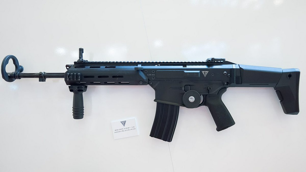 Janek Chenowski A Twitter 自衛隊の新小銃がmasadaにクリソツだと評判ですが ここでポーランドのラドムで開発された新型小銃を見てみましょう Janek Chenowski A Twitter 自衛隊の新小銃がmasadaにクリソツだと評判ですが ここでポーランドのラドムで開発された新型小銃を見てみましょう