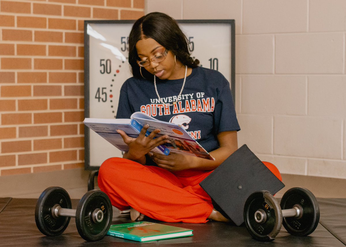 Beauty_N_Kia's tweet image. “When You Feel Like Stopping, Think About Why You Started “  🏃🏾‍♀️🏋🏾‍♀️  
..
#ExerciseScienceMajor #Dec.13 #ImAlmostOutOfHere ✌🏾
