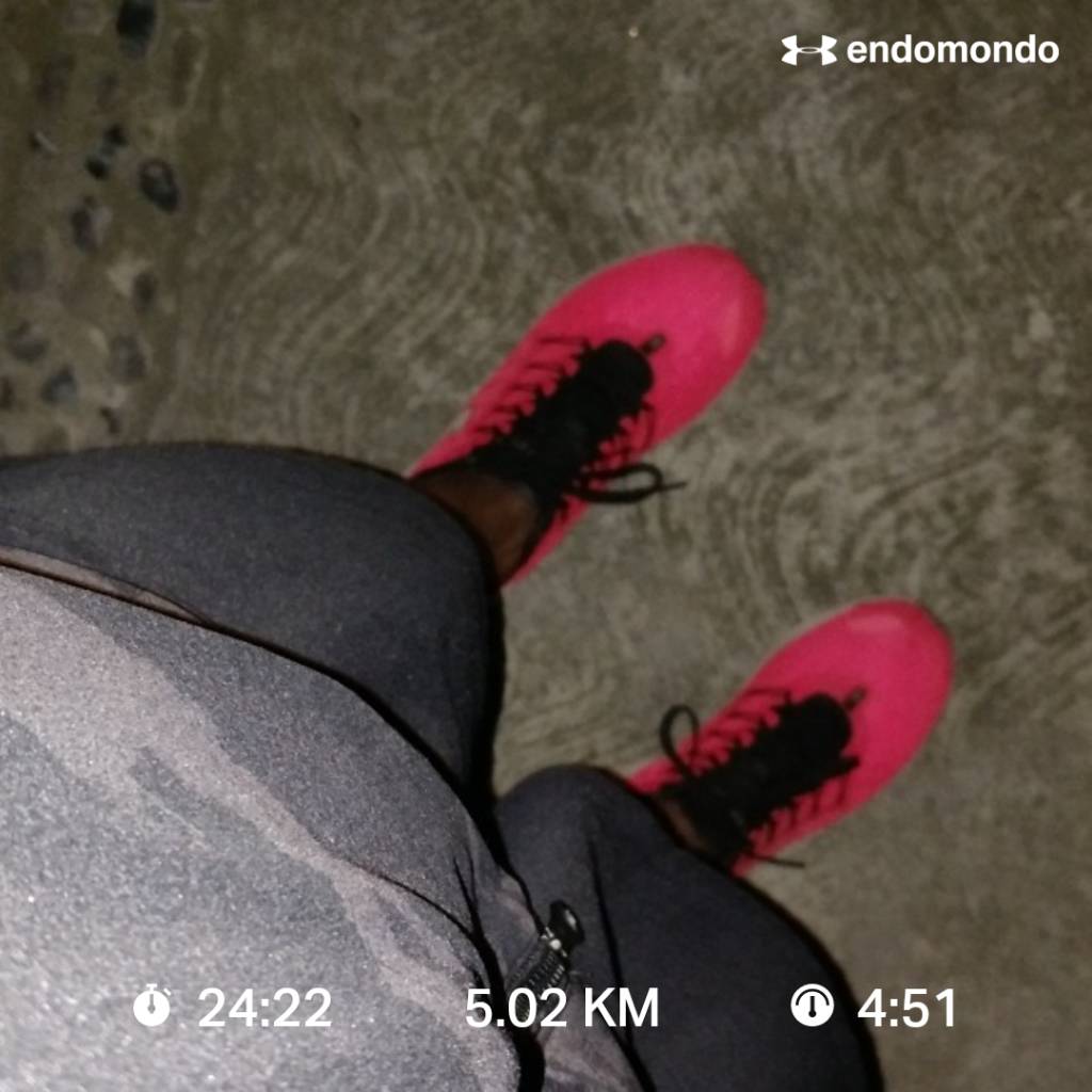 diablomxnet's tweet photo. #YoElegiCorrer
un poco mejor que ayer...😒
#aquinadiesejustifica
#PincheClimaMeLaPela
#LoveRunSmile #LosCobardesTeam #AmameTragonComoSoy #Endomondo
#PolarM430 #vomero14 #nike #TortoiseRunProject #TortoiseFamily https://t.co/BO9VRyU68I