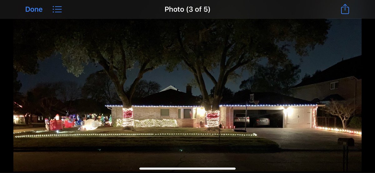 therealantman1's tweet photo. It’s that wonderful time of the year again, so wanted to share the front and side of the house.  It’s times like this I’m grateful for having a good sized front yard.  @shell4004 https://t.co/QyedPtSZHP