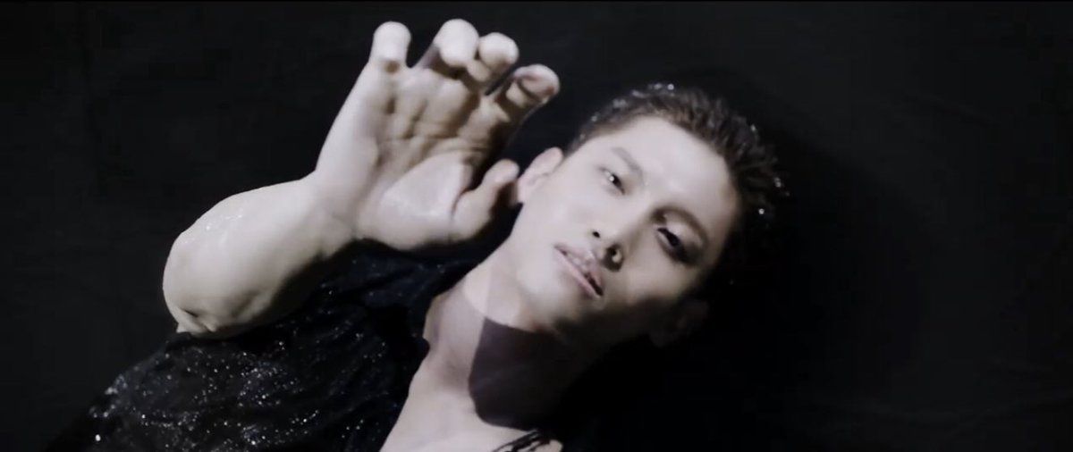 arinko68721452's tweet image. 今夜こそ…今夜こそ…ユノのラップのとこ見れますように！あっこの振り付けすっごくズキュンとくるから！

#FNS東方神起 
#FNS歌謡祭2019第2夜