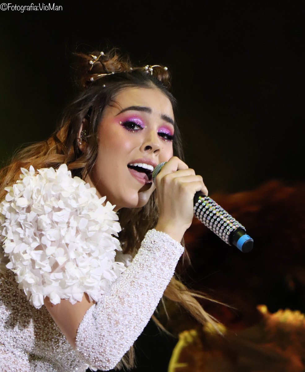 VicManOaxaca's tweet photo. Comparto algunas fotos que le tomé a @dannapaola en el #ViciousDelicious realizado en el @AudGuelaguetza en #Oaxaca
/@taniavaduran @DannaPaolaDF @Fc_Dp_mexicali @worthitdanna @FannyMullerDP @DannaSpain @KeniaPao11 @DannaPaolaSitio @dannafxn @RicardoDreamer @arii_Dp_recoder https://t.co/PEkQtNliJh