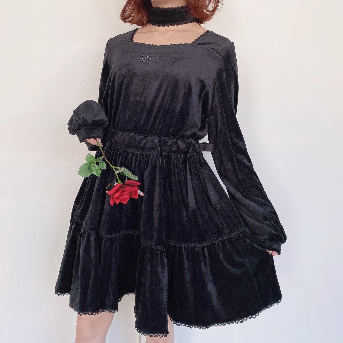 ハニーシナモンhoneycinnamon Auf Twitter ୨୧ 本日発売新作アイテム ୨୧ テーマパークやコンサートの 双子コーデにオススメな 可愛いワンピースが 入荷致します パールバックル立ち衿ワンピース ベロアティアードワンピース Mieux ダブルカラー