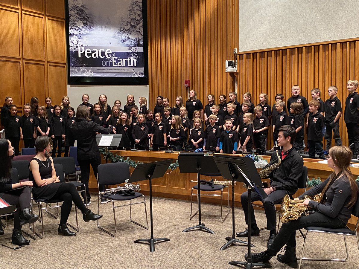 TVDSB's tweet photo. Thank you to @ABLucasVikings and @riverheights11 for their wonderful performances at this evening’s #TVDSB Inaugural Meeting of the 2020 Board of Trustees #tvdsbarts #studentachievement https://t.co/xNnhU7MvKo