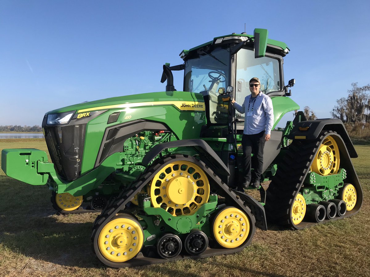 Where do I sign? Really cool machine. Great work <a href="/JohnDeere/">John Deere USA</a> . Learning all the cool new features about the 8RX.