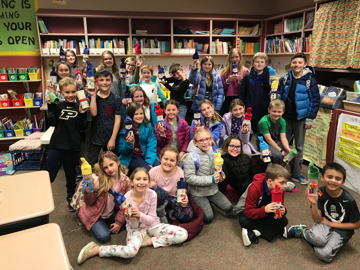 The MTE Green Team made snowmen out of Crystal Light plastic containers. ⁦<a href="/myccs/">myccs</a>⁩ ⁦<a href="/MohawkTrailsEl/">MohawkTrailsElem</a>⁩