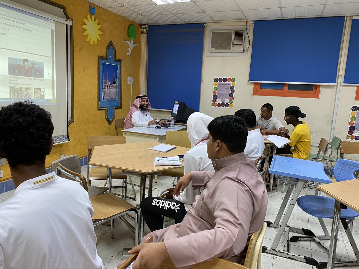 alhai_m_4's tweet photo. استمرارية دورة اللغة الانجليزية مع المتميز 
أ/ حسن البركاتي

@JeddahEducation
 @elderedu1  
 #التعليم_المستمر
 #التعليم_المستمر_بجدة
 #��عليم_الكبار
 #تعليم_الكبار_بجدة
 #تعليم_جده
@khulaisedu
@Media_M_E https://t.co/OCY1SnMQk7