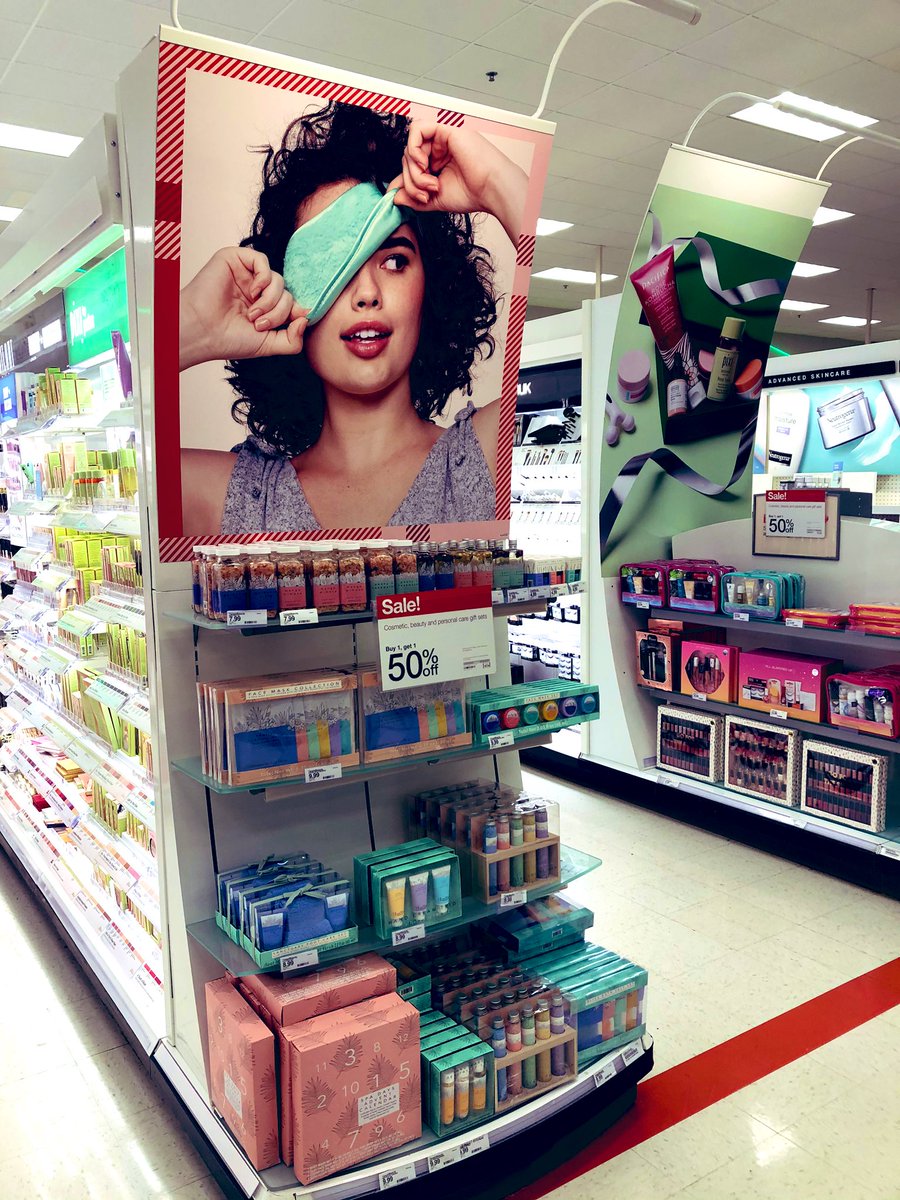 This team is energized and ready to sell it all! 14 shopping days left until Christmas 🤗💄✨🎁❤️🎯! #ChristmasCountdown #ChristmasGift #inthestoreonthefloor #thankyou @ArynSmith68 <a href="/HeatherH613/">Heather Hearn</a> <a href="/Amber_Goode96/">Amber Goode</a> <a href="/stuart_lr/">lori stuart</a> <a href="/MeganSeeingRed/">Megan Lynn Klemens</a>