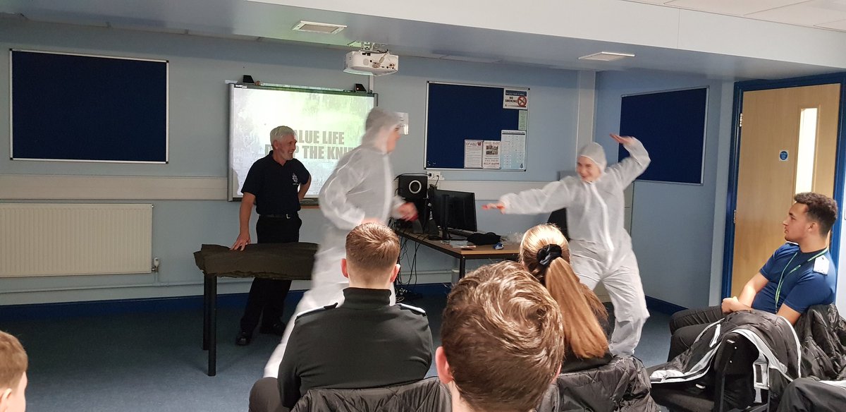 DerbysCadets's tweet photo. Glossop Cadets have had a session on Knife crime tonight #projectzao. #preventingknifecrimeinderbyshire
They also learnt a few defensive skills #spear. SE https://t.co/Mc1knRfTar