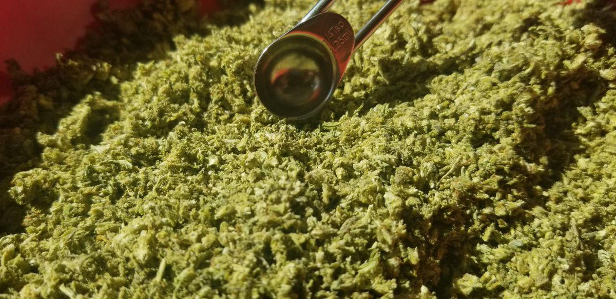 Our Industrial Hemp Rolling Service is now taking clients - Send us 1 Lb, or send us 1,000 lbs! We'll grin it, roll it, and send back lovingly crafted, incredibly consistent, high quality Pre Rolls. oldwesthemp.com/industrial-hem… #Hemp #CBD #MJBizCon #CannabisCommunity