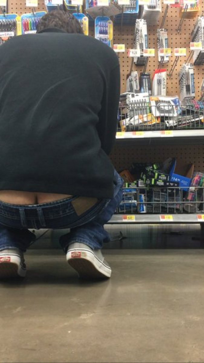 FreeSagger's tweet image. Dude sagging at Walmart 😉🍑💕