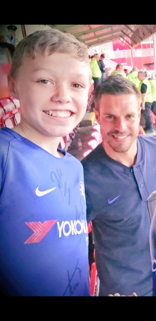 jamie5815's tweet photo. @ChelseaFC What a guy #ourdave https://t.co/P7i0xYCfEa