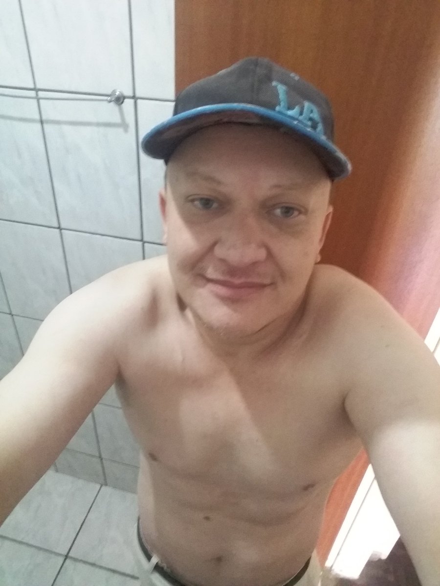 Entao chapado geral o ano se foi otima semana cortindo 1 baseado tamo junt😎💀👽