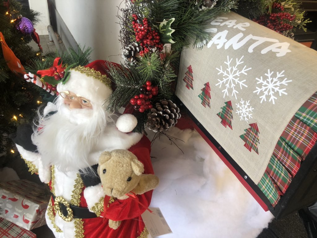 Emotional connection table for people of all ages to write to their holiday hero and/or their hero overseas. Come to Richfield, MN #2845 and write a letter yourself!#homedepot #renovator