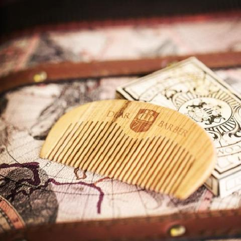 Our Beard Comb is ideal for the bearded gent to clean up and style your style 🧔⁠
⁠
⁠
#dearbarber #menstyling #mengrooming #malestyling #malegrooming #menstyle #haircare #beard #linkinbio #beardcomb