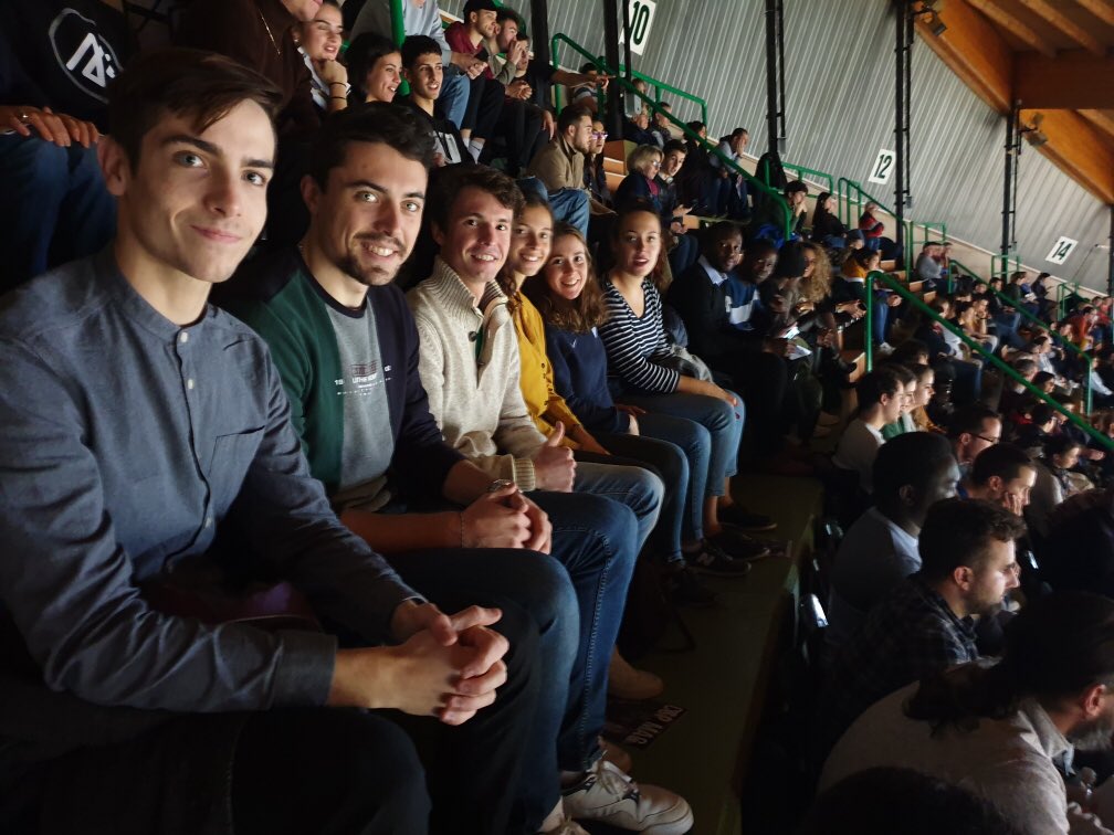 ClementThiam's tweet photo. 3eme soirée CSP avec nos clients et partenaires étudiants du territoire de Limoges pour le match @limogescsp @REYER1872. Merci à tous pour votre confiance et d’avoir répondu présent pour nos 3 soirée européenne 🏀👍 @BRAKIAL1 @AEMKL_CR @CorpoDEA @mabanque_bnpp https://t.co/0IDbeA5biw