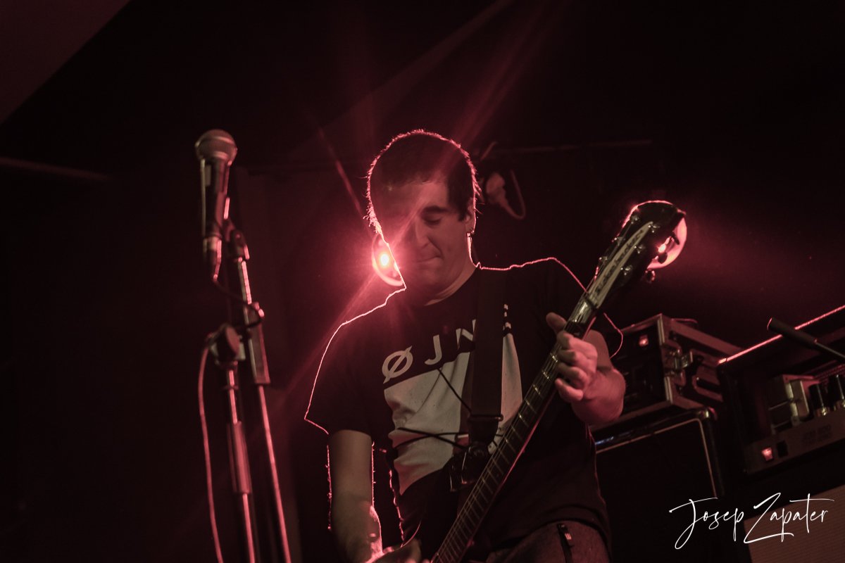 zapaterphoto's tweet photo. No els cal ningú més per sorpendre amb la seva força
@Tanoband
#punkrock #punk #music #inciviczone #20anysincivic #sfc182 #blaugrana #liveconcert #musicadirecte https://t.co/BJNr02hwEr