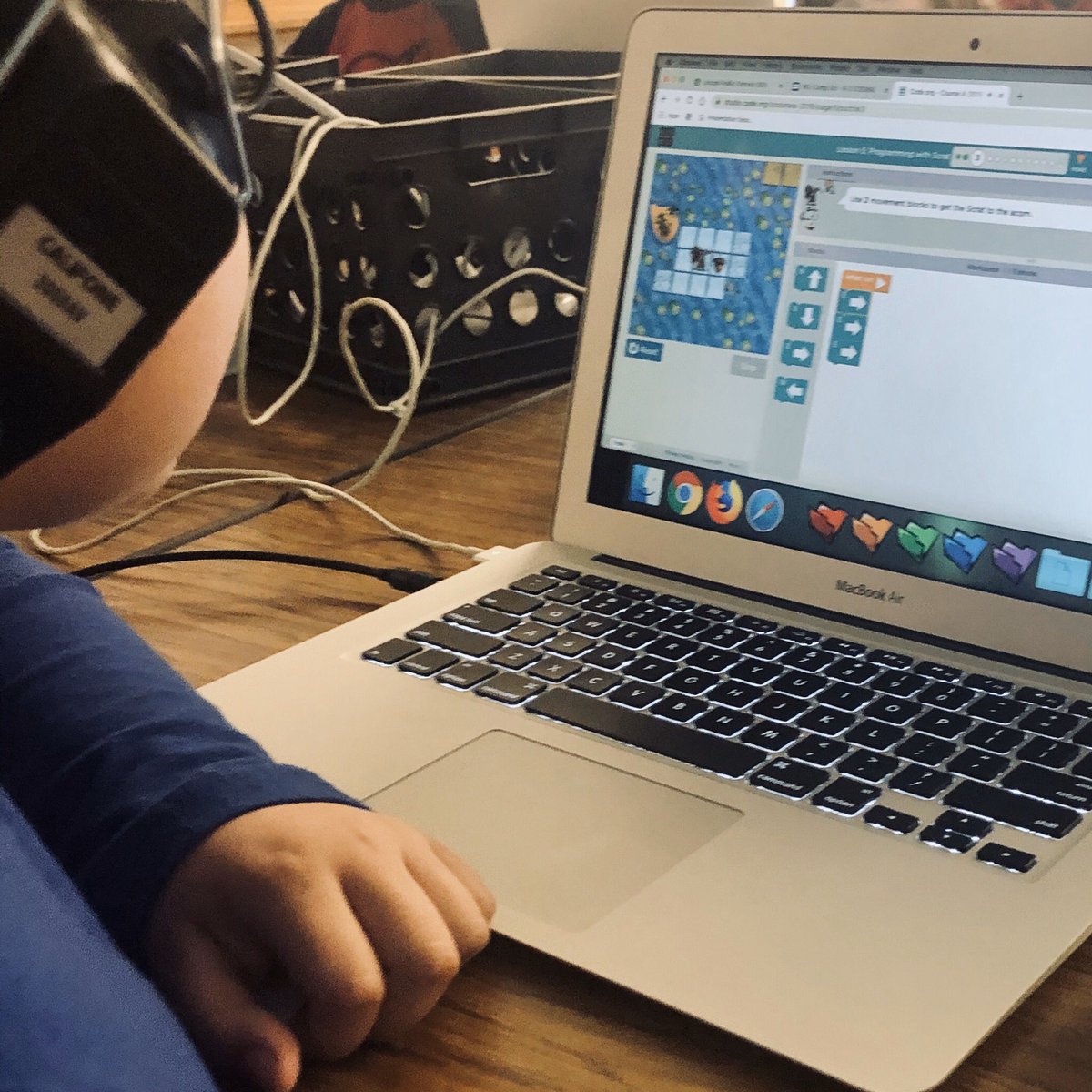 CCProvance's tweet photo. Kindergartners at West Lincoln practicing their sequencing skills on @codeorg #LpsOrg #LpsCompSci #HourOfCode https://t.co/b9oANketqn