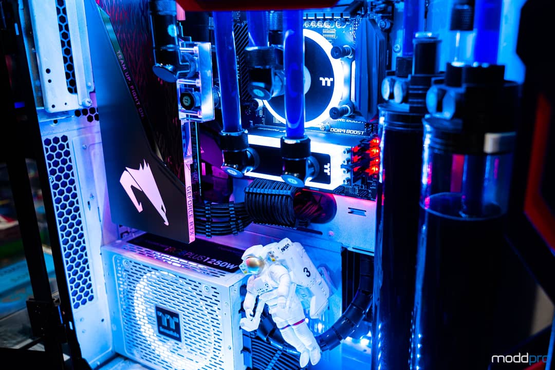 thermalatino's tweet photo. Espectacular modding de nuestro Level 20 GT ARGB con temática NASA hecho por Moddpro!
•
•
•
•
#moddedpc #pcmodding #modding #pcsetup #pcgaming #pcmasterrace #pcmodding #pcmodification #pcmod #gamingsetup #pcsetup
#battlestation #ultimategamingpc #workstation #pcgaming https://t.co/rOmdCKVWah