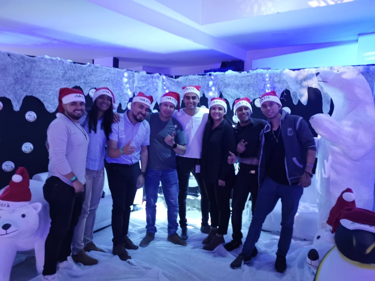 VassColombia's tweet photo. Celebrando en familia este cierre de año ¡VASS DAY 2019! #20conVASS #lifeVASS https://t.co/xqsPgIL5wO