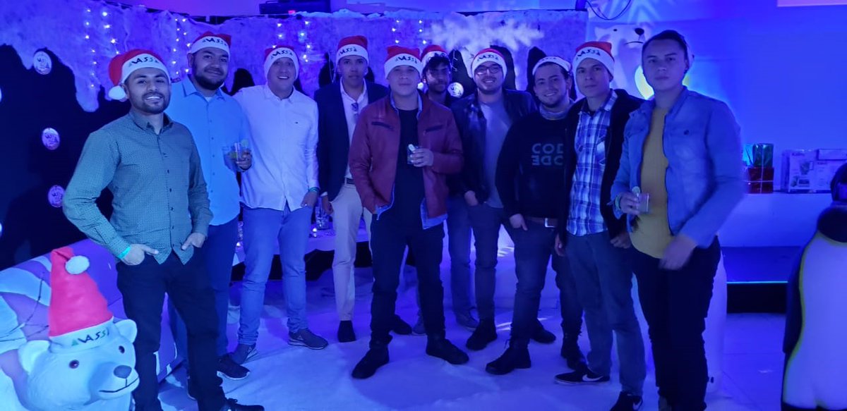 VassColombia's tweet photo. Celebrando en familia este cierre de año ¡VASS DAY 2019! #20conVASS #lifeVASS https://t.co/xqsPgIL5wO